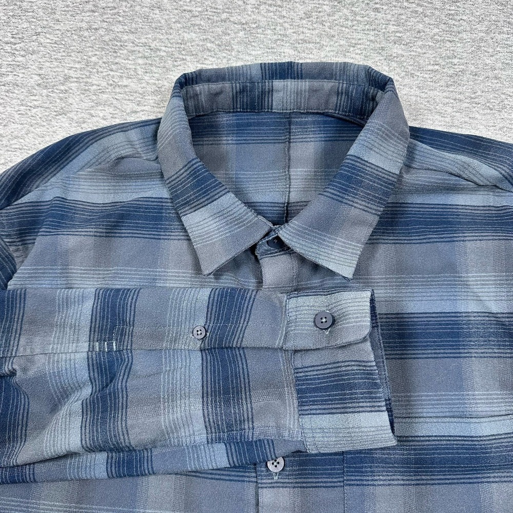 Lululemon Flannel Shirt Mens Size Large Blue Plaid Long Sleeve Button Up